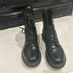 8 hole doc martens